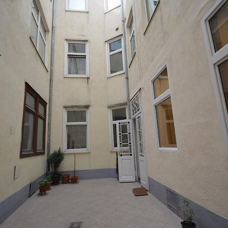 Vienna Holiday Apartments ภายนอก รูปภาพ