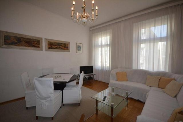 Vienna Holiday Apartments ภายนอก รูปภาพ