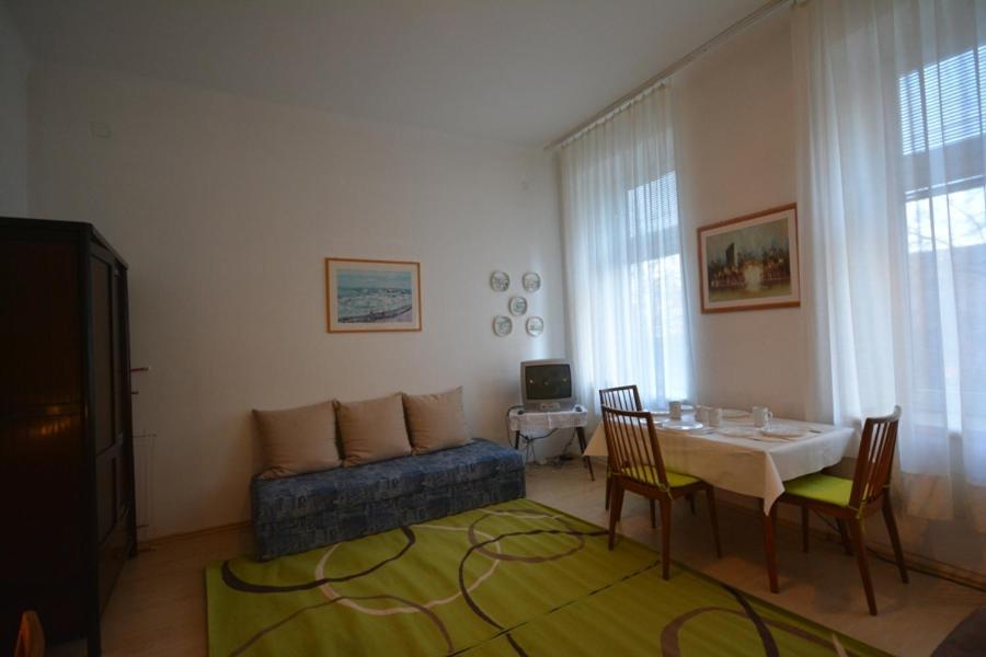 Vienna Holiday Apartments ภายนอก รูปภาพ